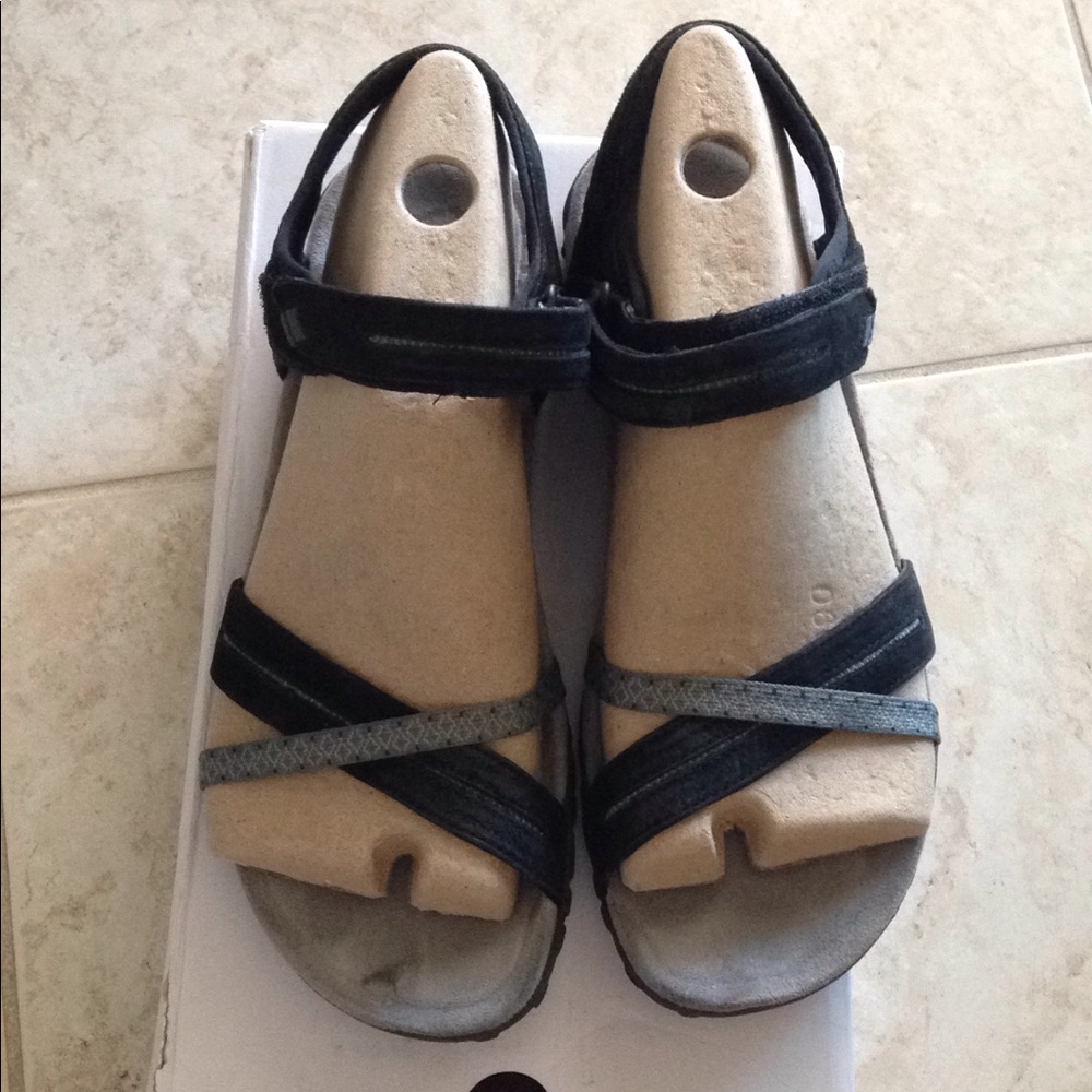 Merrell Women's Sandal ( black)